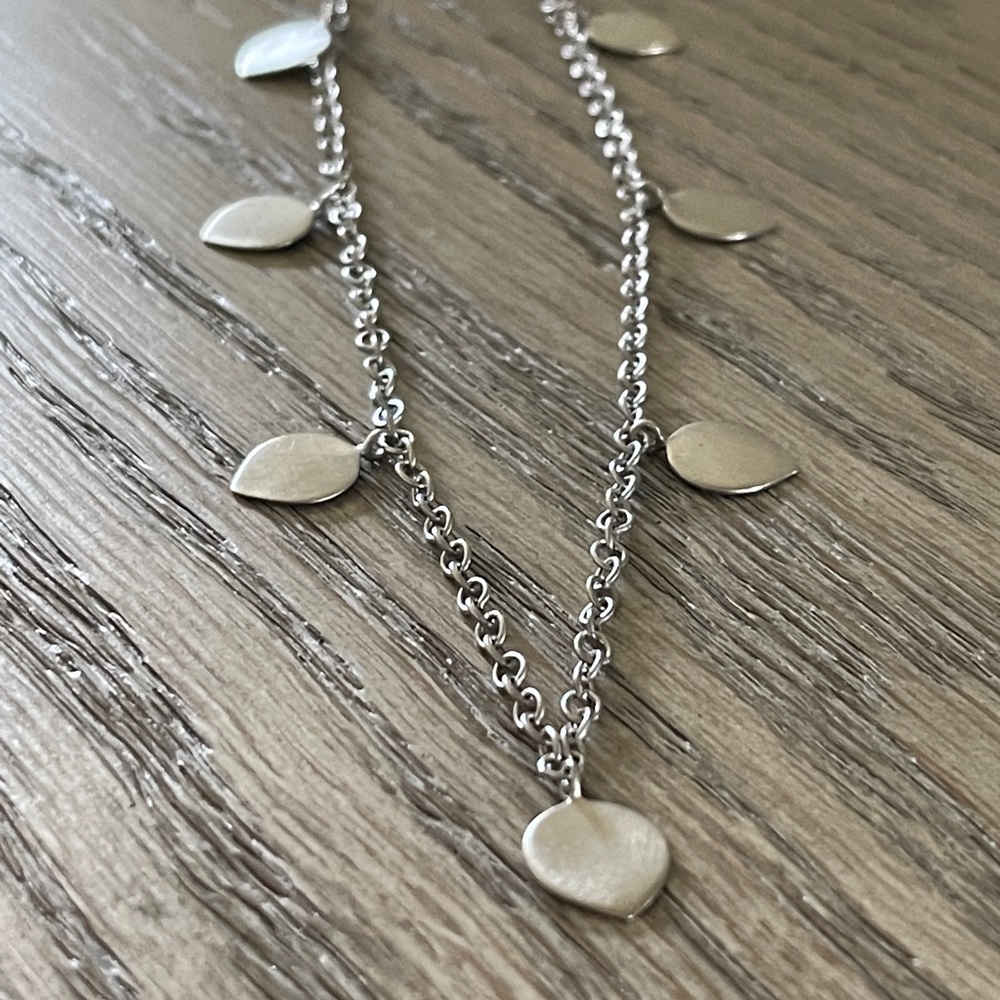 Me & Ro 16” Lotus necklace